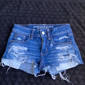 AMERICAN EAGLE SHORT